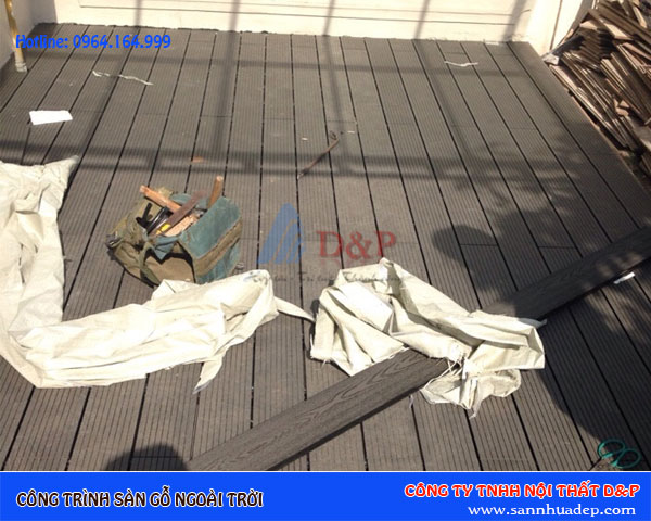 Sàn gỗ ngoài trời lát sân vườn. san-nhua